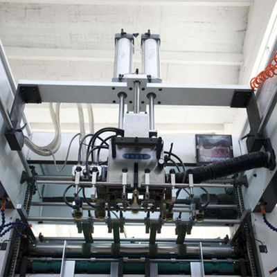 Máquina cortando vincando da caixa ondulada do cartão de IPACK para a caixa de bolo