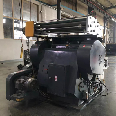 Máquina de corte e vinco para papelão ondulado com estampagem a quente modelo 930