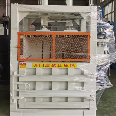 Máquina de embalagem de resíduos de papel de cilindro duplo para compressão e embalagem