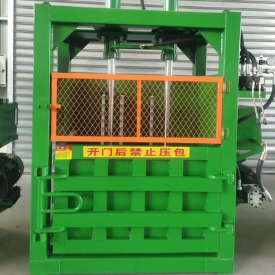 Máquina de embalagem de resíduos de papel de cilindro duplo para compressão e embalagem