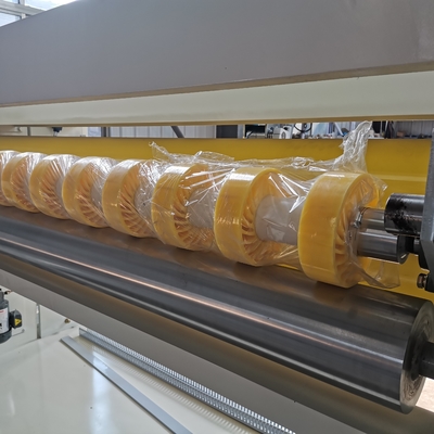 Linha de produção de cartão corrugado de alta velocidade de 2200 mm NC Cutter