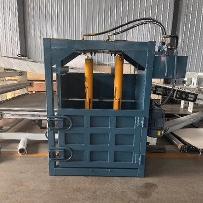 Máquina de embalagem de resíduos de papel de cilindro duplo para compressão e embalagem