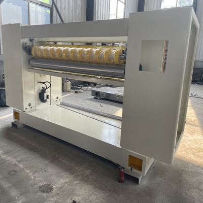 NC Cutter para linha de produção de cartão corrugado utiliza sistemas de controle de servomotores importados