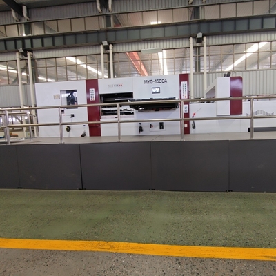 Cortador de papelão ondulado liso de 980 mm controlado por PLC