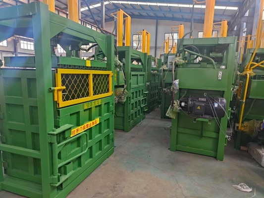 Embalagem de resíduos de papel para embalagens de plástico Tipo 20T Embalagem hidráulica de garrafas de água mineral e de cartão