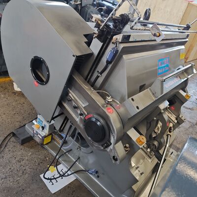 Máquina Elétrica de Corte e Vinco para Caixas de Papelão Ondulado, Ideal para Formatos Personalizados e Linhas de Produção