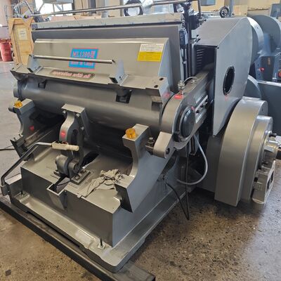 ML1200 Máquina de corte a cartucho ondulado a pressão de função contínua Alimentação de óleo eléctrico Ideal para linhas de produção de embalagens