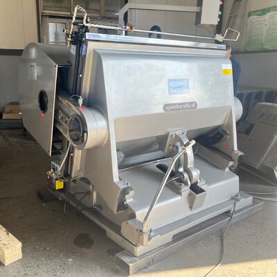 Velocidade de corte de 4800 a 8000 folhas por hora Máquina de corte a moagem para cartões ondulados que oferece precisão mais ou menos 075 milímetros