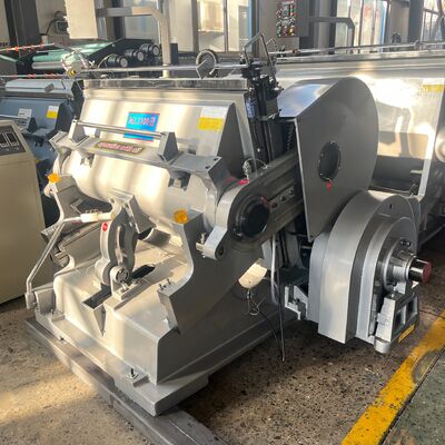 Máquina de corte a moagem a moagem de cartão ondulado com dimensão de máquina 5129 4150 2346 mm e alta precisão de corte Ideal para indústrias