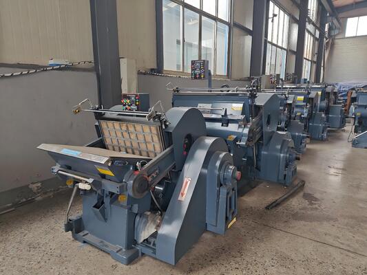 ML750 Máquina de Corte e Vinco Semi-automática para Cartão Ondulado com Placa de Sucção Elétrica, Freio de Embreagem e Quatro Peças de Segurança para Operação Segura