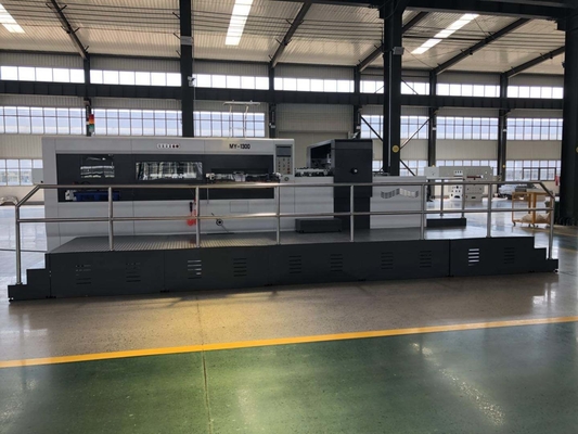 Máquina cortando da caixa 24.5KW ondulada giratória para caixas