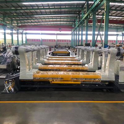 O rolo de moinho hidráulico automático de Shaftless está linha de produção ondulada da folha para o rolo de papel